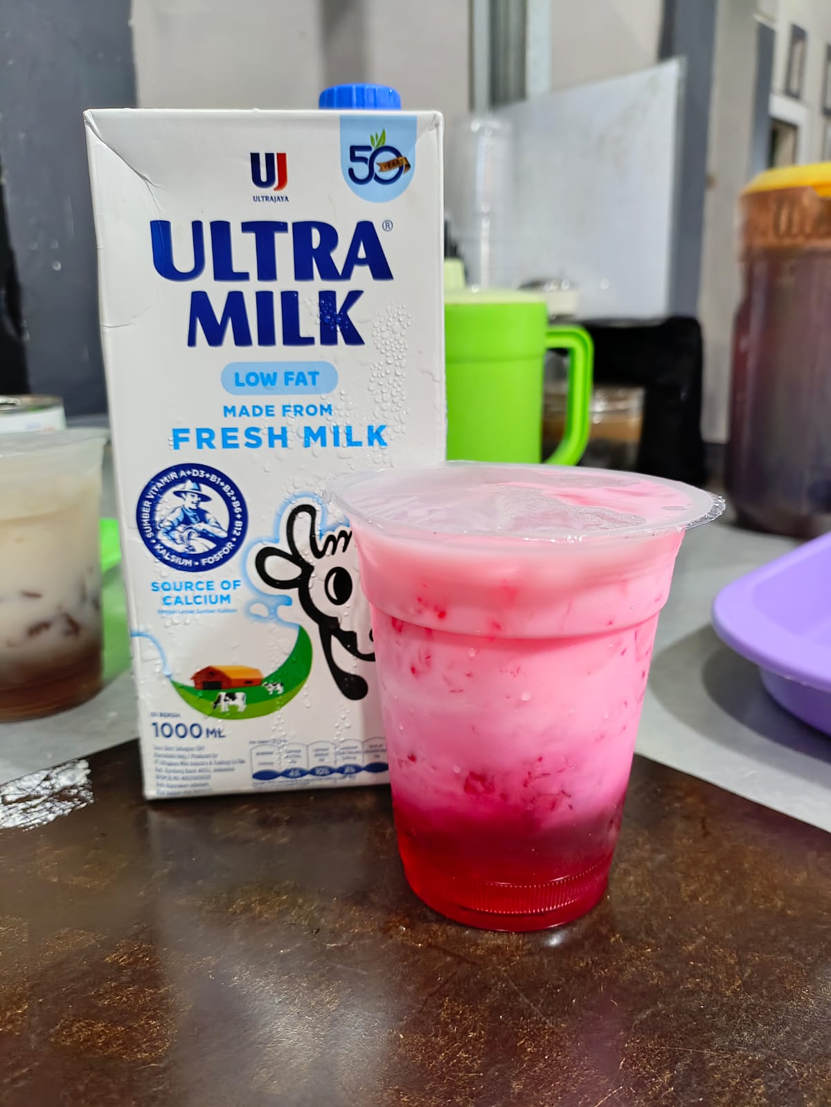 Es Kopi Strawberry Susu